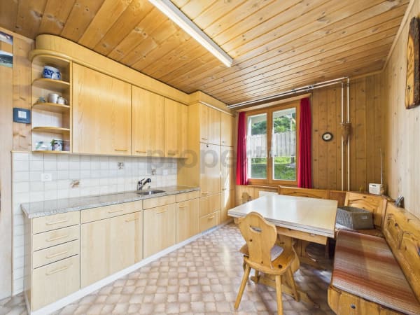 Immobilie in Jenaz - Charmantes Zweifamilienfamilienhaus mit Potenzial in Jenaz, GraubÃ¼nden - Bild 4