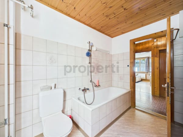 Immobilie in Jenaz - Charmantes Zweifamilienfamilienhaus mit Potenzial in Jenaz, GraubÃ¼nden - Bild 9
