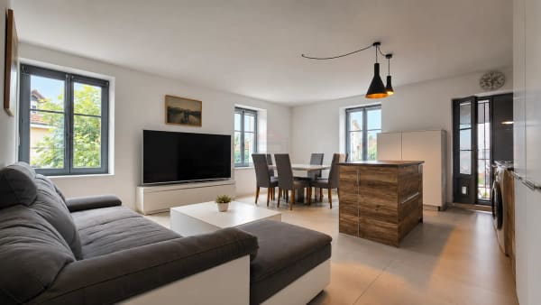 Immobilie in La Plaine - Entre nature et Genève ? Magnifique 5 pièces avec balcon - Bild 0