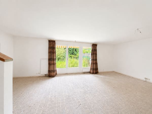 Immobilie in Corsier Ge - Villa contiguë entièrement à rafraichir située dans la commune résidentielle de Corsier - Bild 1