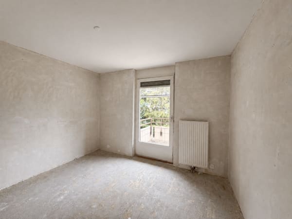 Immobilie in Corsier Ge - Villa contiguë entièrement à rafraichir située dans la commune résidentielle de Corsier - Bild 3