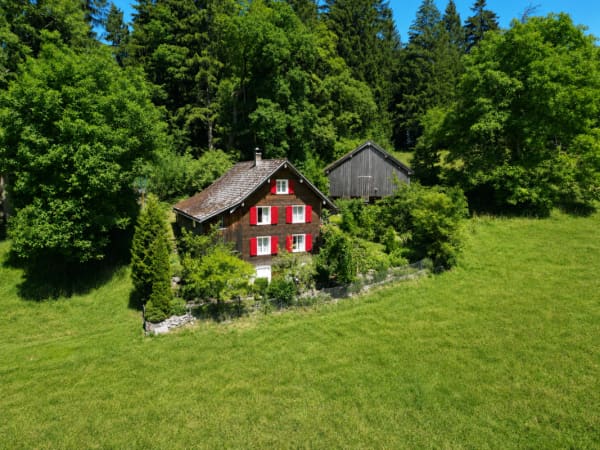 Immobilie in Obstalden - Freistehendes und grosszügiges Wochenend- und Ferienhaus an sonniger Lage in Obstalden - Bild 0