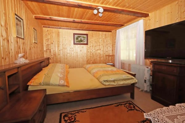 Immobilie in Obstalden - Freistehendes und grosszügiges Wochenend- und Ferienhaus an sonniger Lage in Obstalden - Bild 10