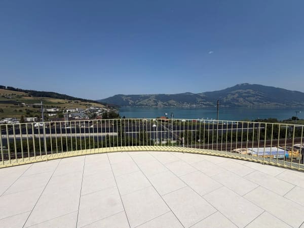 Immobilie in Immensee - Exklusives Attika-Juwel: Panoramablick Ã¼ber den Zugersee in seiner schÃ¶nsten Form - Bild 0