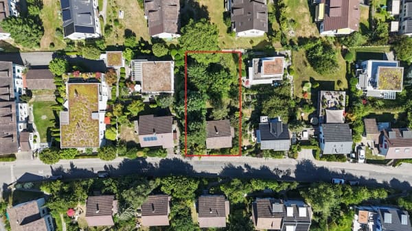 Immobilie in Liebefeld - Seltene Gelegenheit in Liebefeld - Einfamilienhaus mit zusätzlicher Baulandreserve - Bild 0