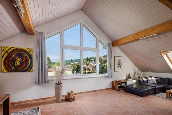 Immobilie in Unterengstringen - GrosszÃ¼gige 6.5 Zimmer-Dachwohnung an bester Lage - Bild 0