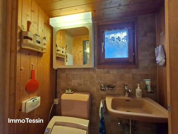 Immobilie in Chironico - GemÃ¼tliches & liebevoll ausgebautes Tessiner Refugium, Doppel-Einfamilienhaus mit Grottino, Werkstatt und CheminÃ©e - Bild 12