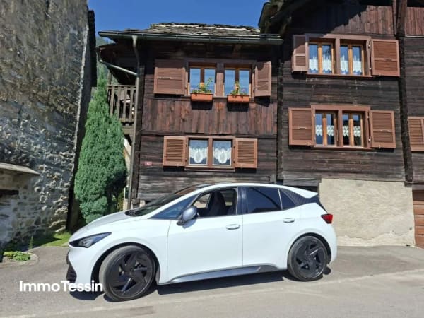 Immobilie in Chironico - GemÃ¼tliches & liebevoll ausgebautes Tessiner Refugium, Doppel-Einfamilienhaus mit Grottino, Werkstatt und CheminÃ©e - Bild 3