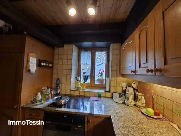 Immobilie in Chironico - GemÃ¼tliches & liebevoll ausgebautes Tessiner Refugium, Doppel-Einfamilienhaus mit Grottino, Werkstatt und CheminÃ©e - Bild 9