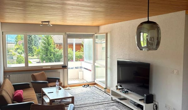 Immobilie in Gwatt - Wohnen, wo andere ihre Freizeit verbringen – gepflegte 3,5-Zimmer-Wohnung in Gwatt mit Balkon - Bild 1