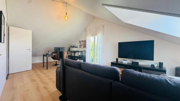 Immobilie in Aesch Bl - Eck-Einfamilienhaus im Baurecht mit Garten, Hobbyraum und Einstellhallenplatz - Bild 5