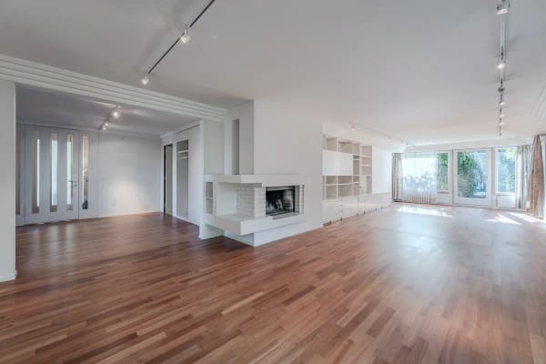 Immobilie in Gockhausen - Ein Architektenhaus am Waldrand; Wohnen mit Stil und Privatsphäre - Bild 2