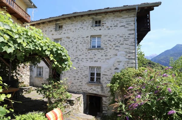 Immobilie in Castaneda - Rustikales Steinhaus ruhig und sonnig im Calancatal - Bild 1