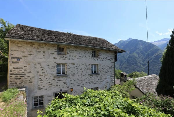 Immobilie in Castaneda - Rustikales Steinhaus ruhig und sonnig im Calancatal - Bild 2