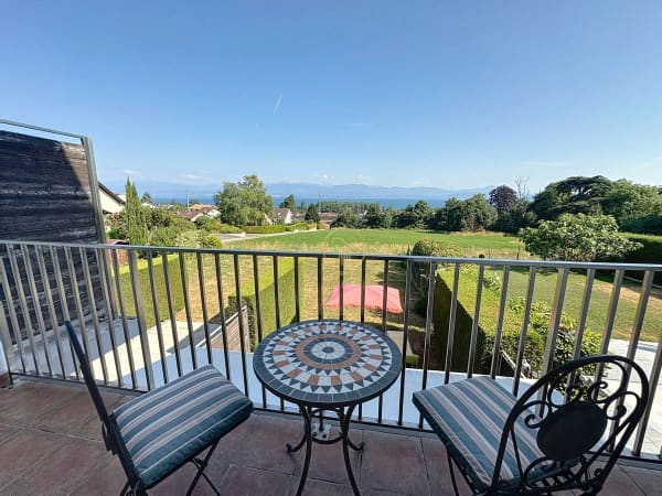 Immobilie in Mont-sur-rolle - MONT-SUR-ROLLE, Maison contiguë avec vue sur le Lac! - Bild 0