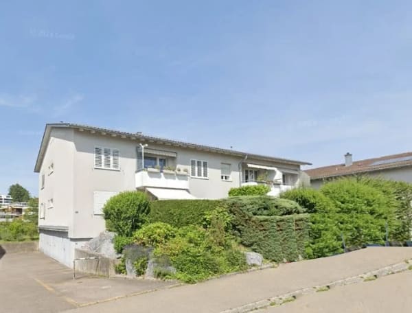 Immobilie in Kloten - kompakte 4.5-Zimmerwohnung mit Balkon, Bastelraum + Garage - Bild 0