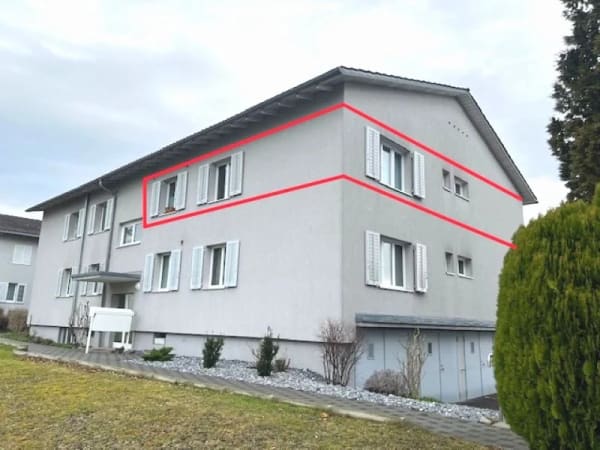 Immobilie in Kloten - kompakte 4.5-Zimmerwohnung mit Balkon, Bastelraum + Garage - Bild 1