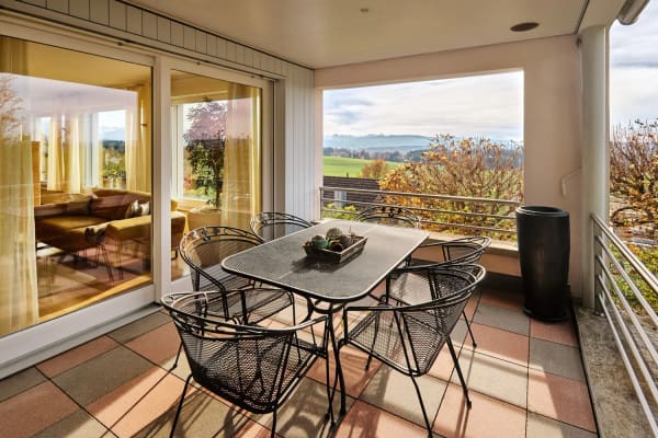Immobilie in Grüt - Exklusives 5.5-Zimmer-Terrassenhaus mit Wellnessbereich und traumhafter Weitsicht - Bild 4