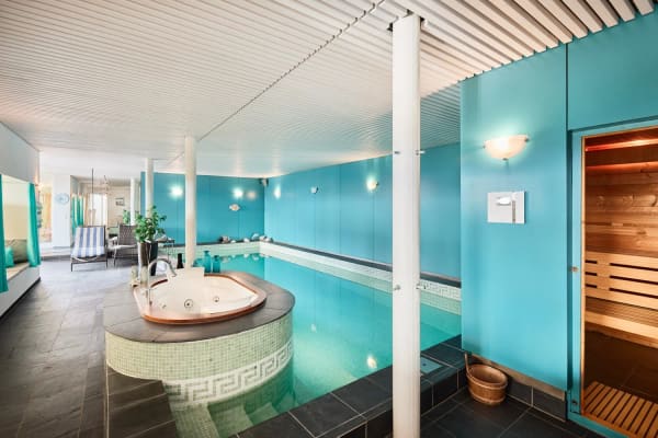 Immobilie in Grüt - Exklusives 5.5-Zimmer-Terrassenhaus mit Wellnessbereich und traumhafter Weitsicht - Bild 5