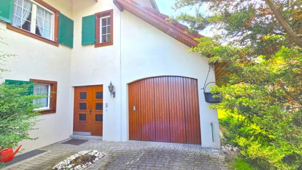 Immobilie in Lohn-ammannsegg - Wohnen wie im Einfamilienhaus - grosse 4 ½-Zimmer-Dachwohnung mit eigenem Eingang, Keller und Garten - Bild 3