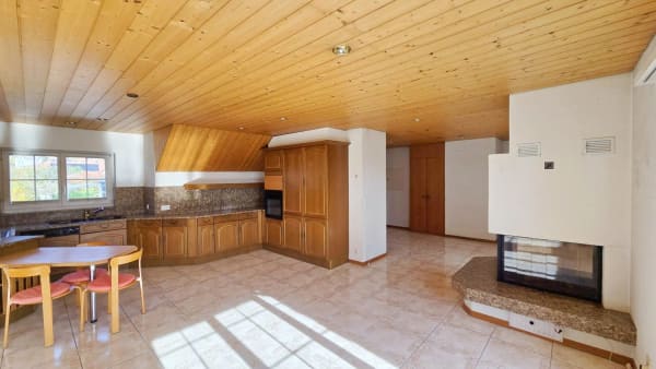 Immobilie in Lohn-ammannsegg - Wohnen wie im Einfamilienhaus - grosse 4 ½-Zimmer-Dachwohnung mit eigenem Eingang, Keller und Garten - Bild 6
