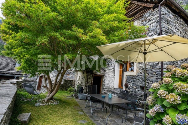 Immobilie in Brontallo - La casa vestita da Rustico con tutti i comfort - Bild 0