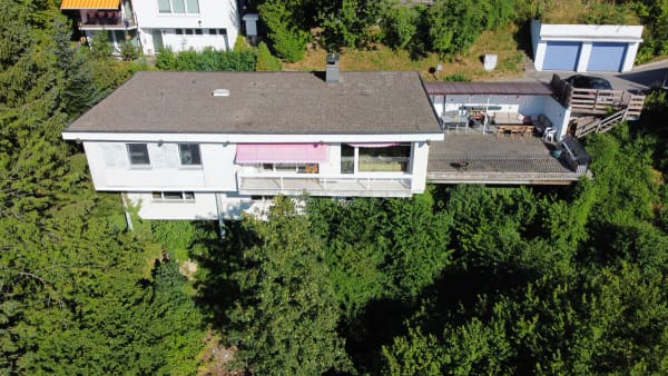 Immobilie in Flamatt - Einmaliges Einfamilienhaus mit Einliegerwohnung und traumhafter Aussic - Bild 1