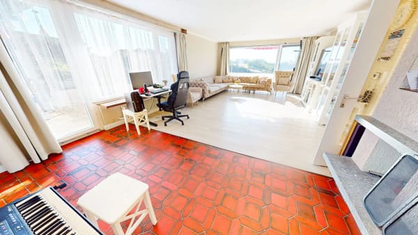 Immobilie in Flamatt - Einmaliges Einfamilienhaus mit Einliegerwohnung und traumhafter Aussic - Bild 12