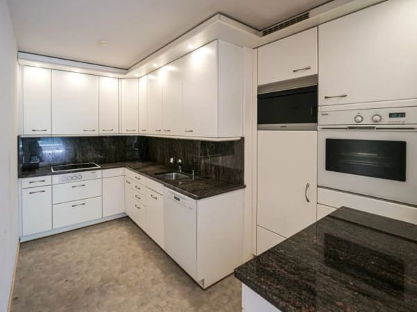 Immobilie in Bottmingen - Haus mit Gemeinschaftspool in gepflegter Umgebung - Bild 1