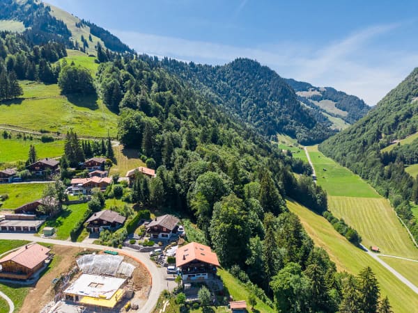 Immobilie in Im Fang - Vivre au rythme de la nature : chalet de 4½ pièces au calme et avec - Bild 4