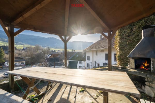 Immobilie in Grandval - Grosses 8-Zimmer-Bauernhaus mit Gartenidylle und viel Potenzial - Bild 1