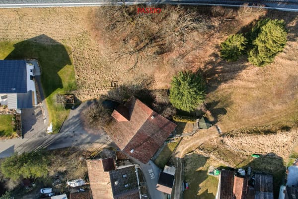Immobilie in Grandval - Grosses 8-Zimmer-Bauernhaus mit Gartenidylle und viel Potenzial - Bild 3