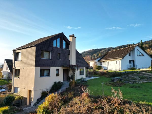 Immobilie in Hinteregg - Familienfreundliches Doppeleinfamilienhaus mit Wintergarten und schÃ¶ner Aussicht in Hinteregg - Bild 1
