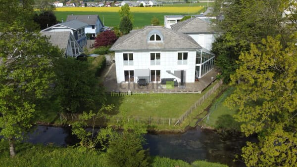 Immobilie in Utzenstorf - 5.5-ZIMMER-EINFAMILIENHAUS MIT BEHEIZTEM WINTERGARTEN UND GARTENIDYLL - Bild 1