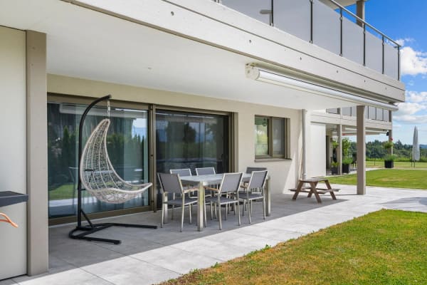 Immobilie in Niederhelfenschwil - Gartenliebhaber aufgepasst - neuwertige 3.5-Zimmerwohnung mit Blick ins Grüne - Bild 1