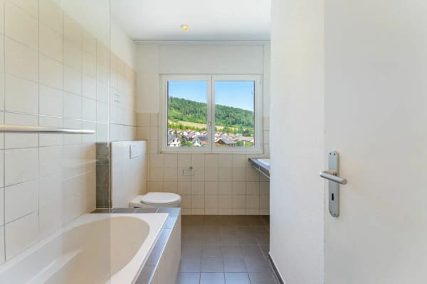 Immobilie in Zunzgen - Grosse günstige Familienwohnung - nicht im Baurecht ! - Bild 7