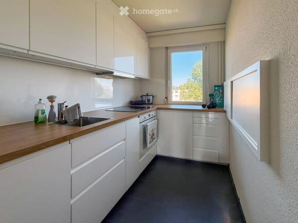 Immobilie in Mönchaltorf - Sonnige 5.5-Zimmerwohnung mit Weitblick + Hobbyraum und Waschen - Bild 1