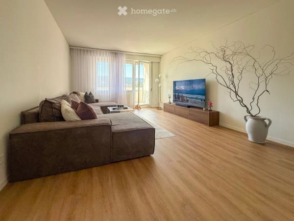 Immobilie in Mönchaltorf - Sonnige 5.5-Zimmerwohnung mit Weitblick + Hobbyraum und Waschen - Bild 3