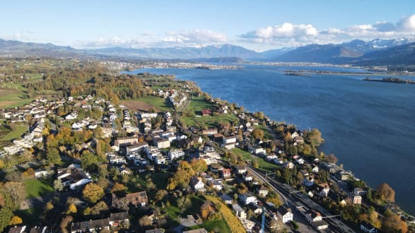 Immobilie in Uerikon - UNVERBAUBARE PANORAMASICHT – 5½-ZIMMER-WOHNUNG ÜBER DEM ZÜRICHSEE - Bild 2