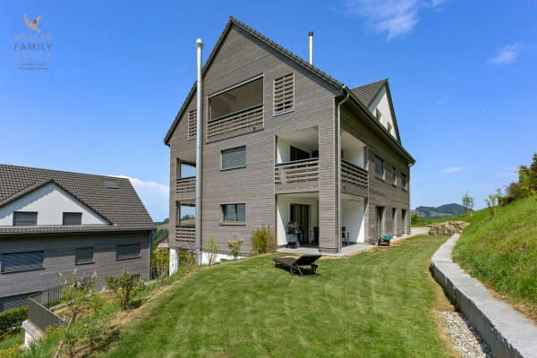 Immobilie in Speicherschwendi - Wohnen wie im Einfamilienhaus - Exklusive 4 1/2 Zimmer-Gartenwohnung mit schöner Seesicht, viel Privatsphäre und hochwertigem Ausbau - Bild 2