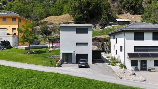 Immobilie in Bitsch - Modernes Einfamilienhaus in idyllischer Naturlage - Bild 1