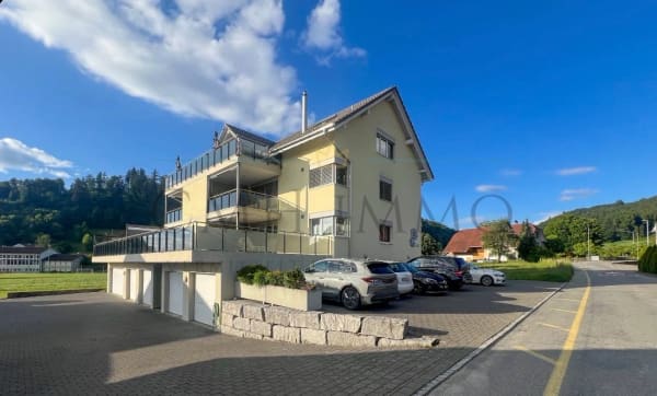 Immobilie in Kirchleerau - Traumhafte Attika Wohnung mit Doppelgarage und direktem Liftzugang. - Bild 1