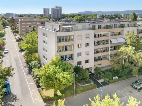 Immobilie in Birsfelden - Helle 3,5-Zimmerwohnung mit Lift und Balkon an zentraler Lage in Birsfelden - Bild 0