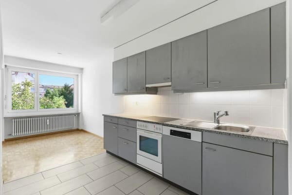 Immobilie in Birsfelden - Helle 3,5-Zimmerwohnung mit Lift und Balkon an zentraler Lage in Birsfelden - Bild 1
