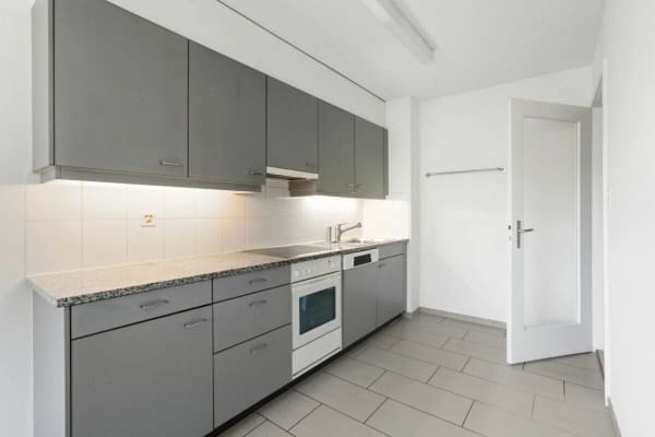 Immobilie in Birsfelden - Helle 3,5-Zimmerwohnung mit Lift und Balkon an zentraler Lage in Birsfelden - Bild 2