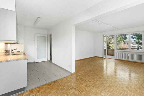 Immobilie in Birsfelden - Helle 3,5-Zimmerwohnung mit Lift und Balkon an zentraler Lage in Birsfelden - Bild 3