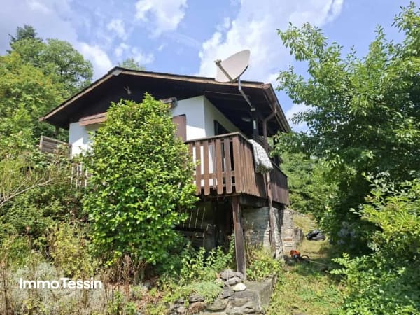 Immobilie in Corzoneso - Gemütliches Tessiner Rustico an ruhiger Lage mit fantastischer Berg und Talsicht ins Bleniotal - Bild 2