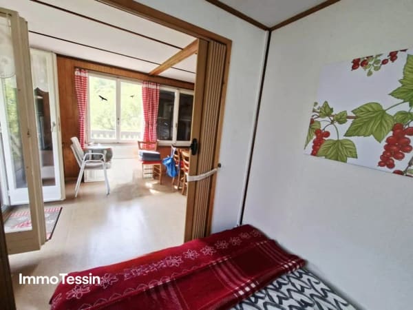 Immobilie in Corzoneso - Gemütliches Tessiner Rustico an ruhiger Lage mit fantastischer Berg und Talsicht ins Bleniotal - Bild 7