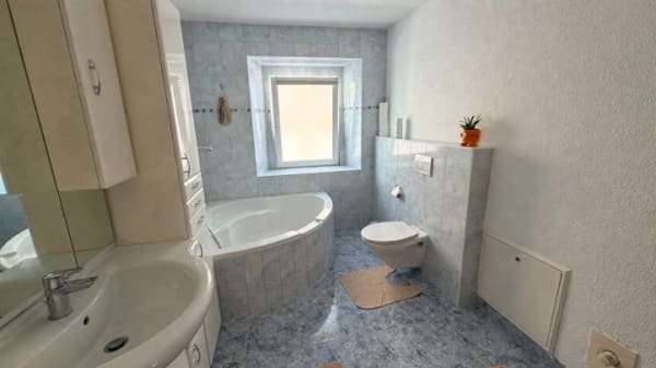 Immobilie in Flums - ZWEI 4.5-ZIMMER-HAUSHÃ„LFTEN â€“ WOHNEN & VERMIETEN IN FLUMS - Bild 14