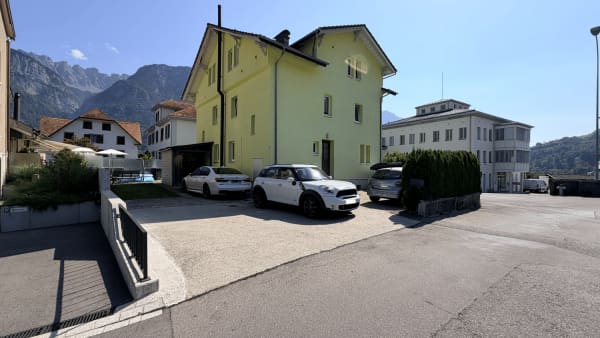 Immobilie in Flums - ZWEI 4.5-ZIMMER-HAUSHÃ„LFTEN â€“ WOHNEN & VERMIETEN IN FLUMS - Bild 2